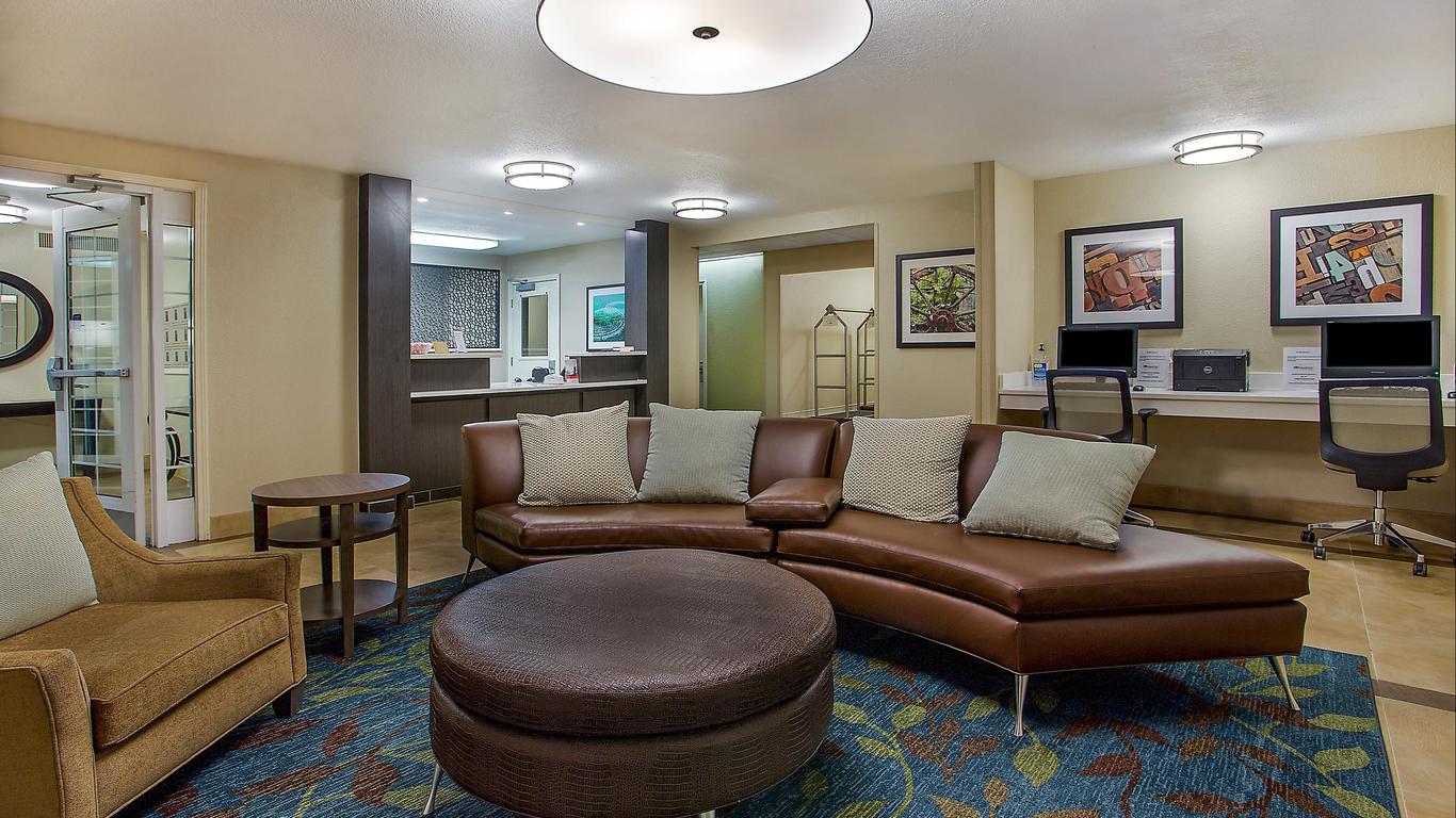 Candlewood Suites Louisville Airport