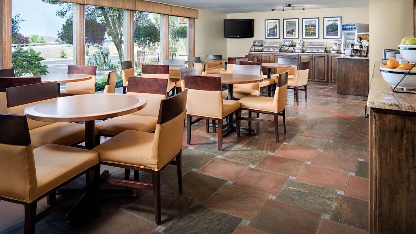 Comfort Inn & Suites