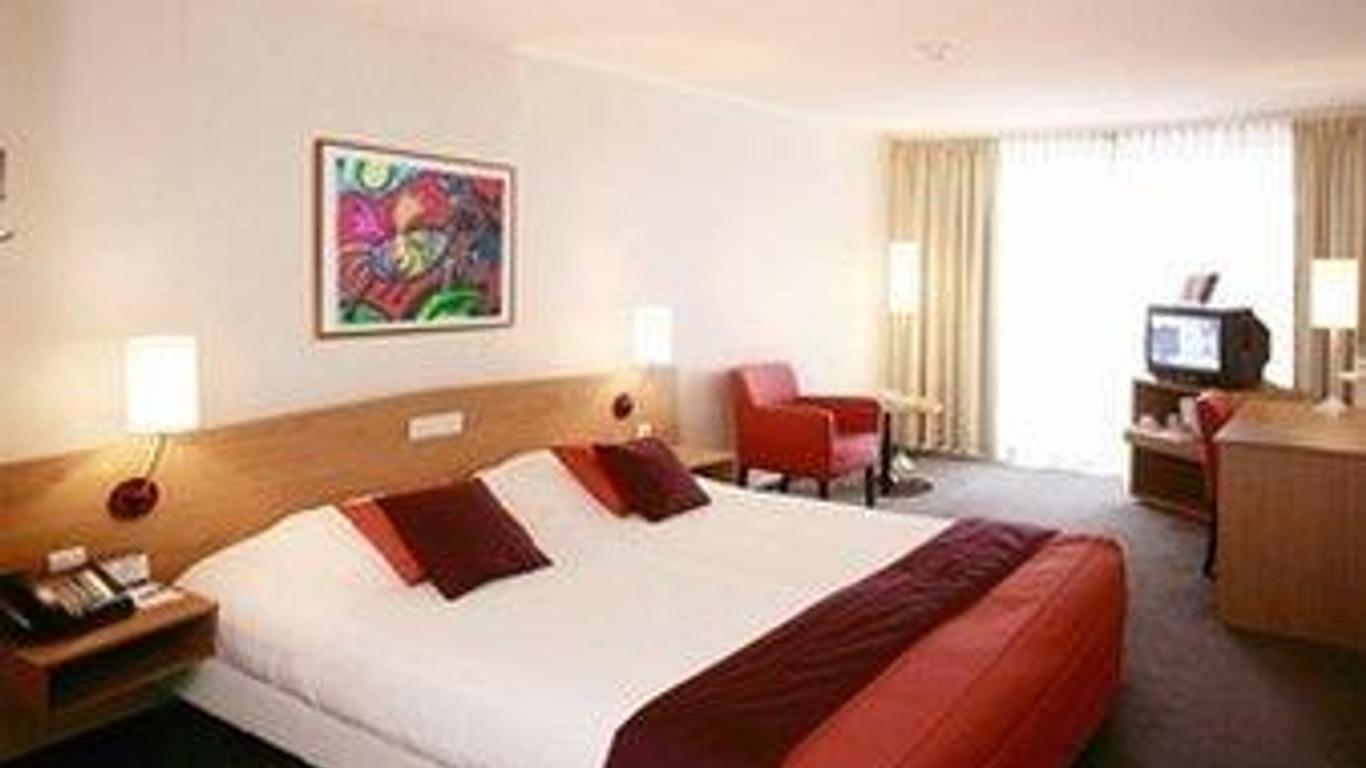Huaxia Hotel