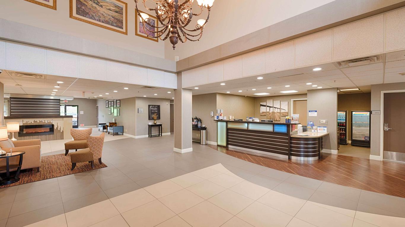 Best Western Plus Delta Inn & Suites